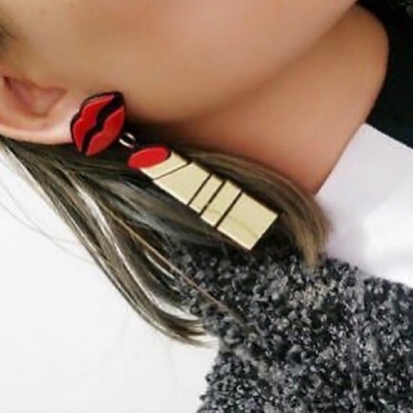 Beautiful Lipstick Earrings - Picture 3 of 4